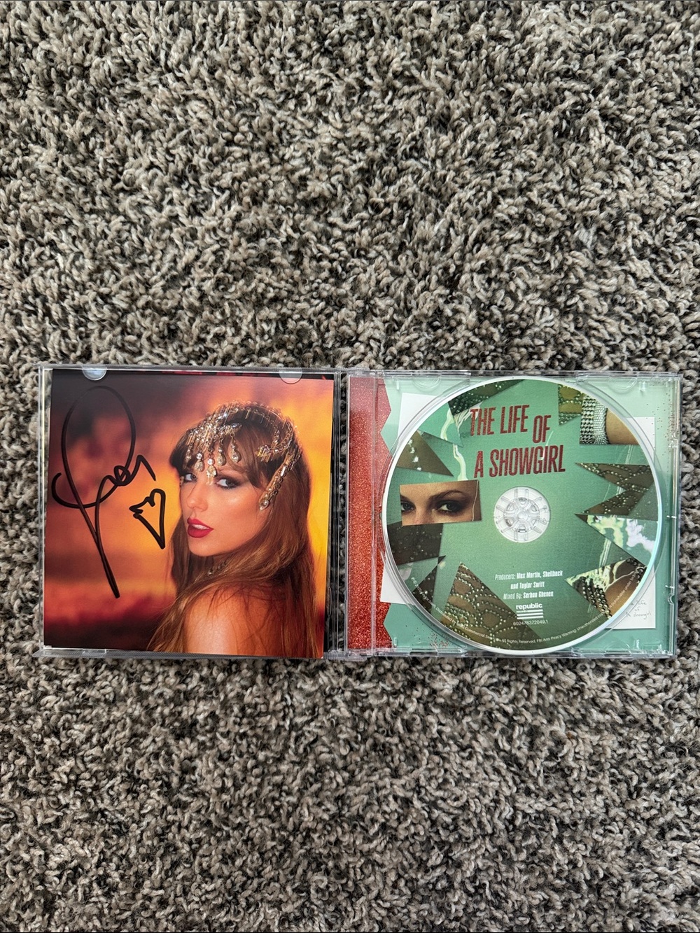 SIGNED The Life of a Showgirl CD - Taylor Swift